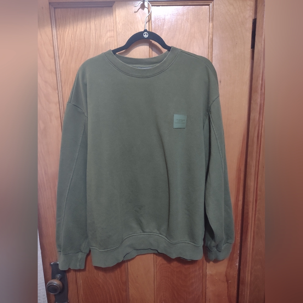H&M Olive green crewneck sweatshirt Size L